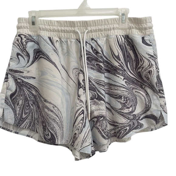 Athleta Pants - Athleta All Activity Short Print Marbled Drawstring Zip Pocket Women’s Size L